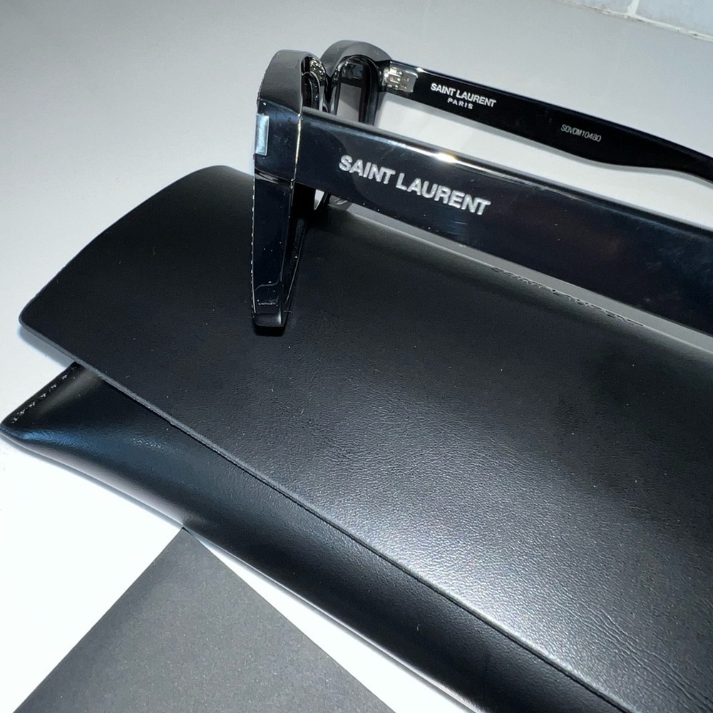 New Saint Laurent 50mm Special Edition Square
Sunglasses - Picture 9 of 12